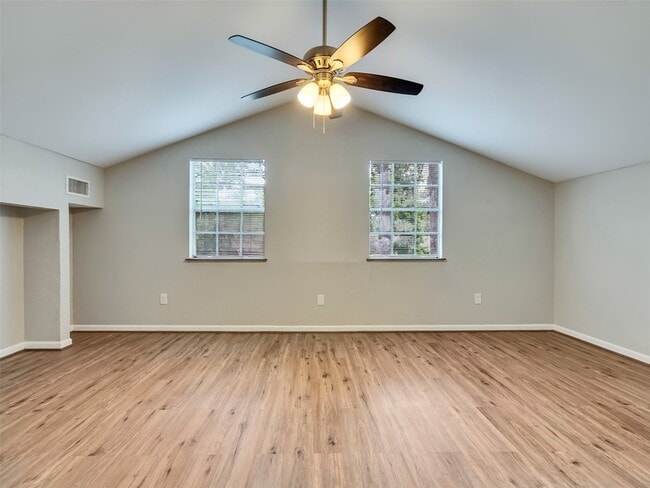 Building Photo - 2030 Lone Rock Dr