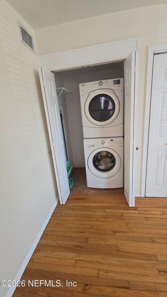 Building Photo - 3665 St Johns Ave