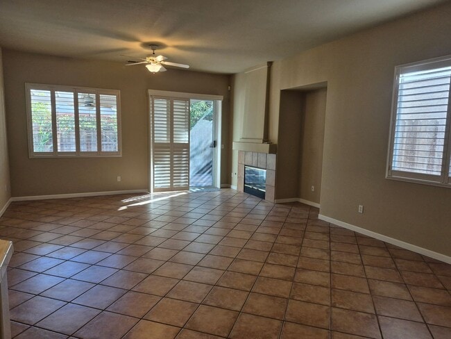 Building Photo - 4 Bedroom 2 Bath home in Natomas