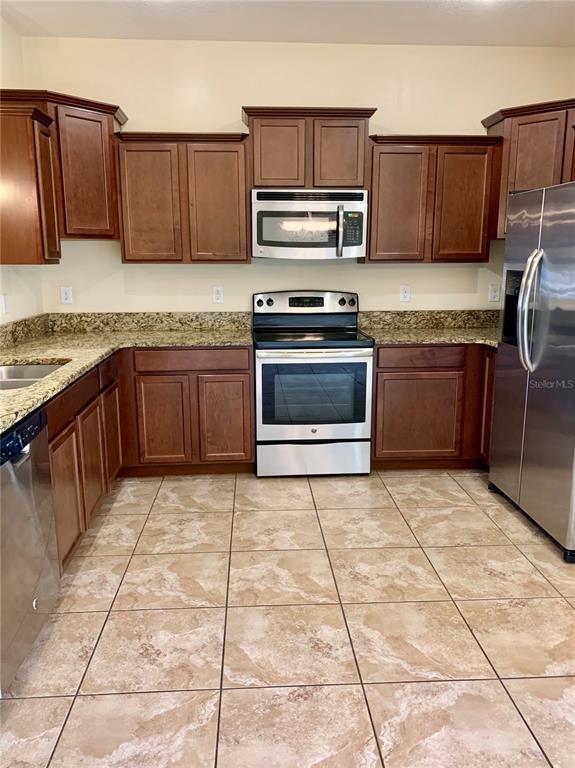 Building Photo - 2621 Lantern Hill Ave