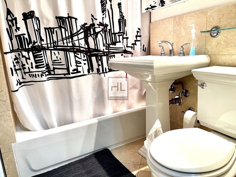 Building Photo - 2ND AVE.