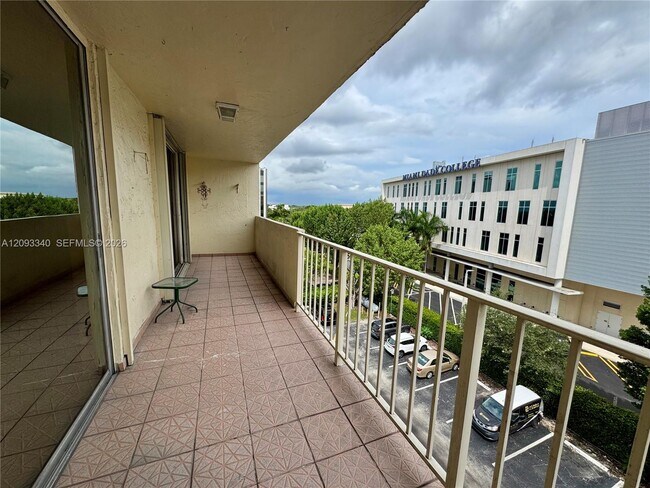 Building Photo - 4675 W 18th Ct