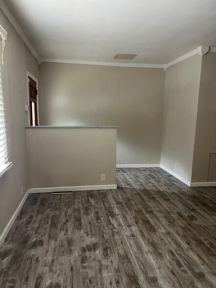 Building Photo - 2519 Jane St