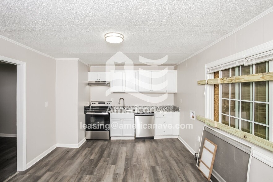 Building Photo - 4017 Tavineer Dr