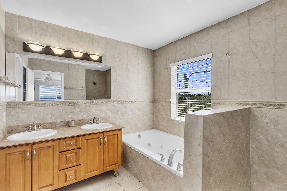 Building Photo - 112 Seagull