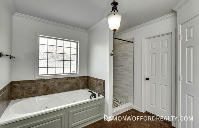 Building Photo - 107 Emery Drive