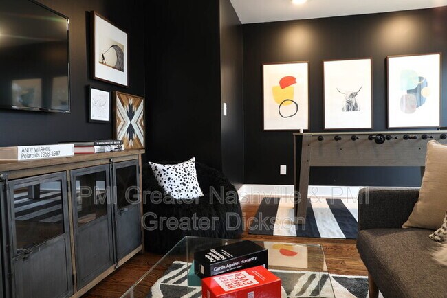 Building Photo - 11 N Hill St