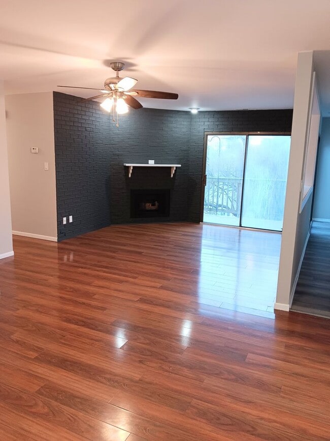 Building Photo - Beautiful Updated Condo in Chesterton