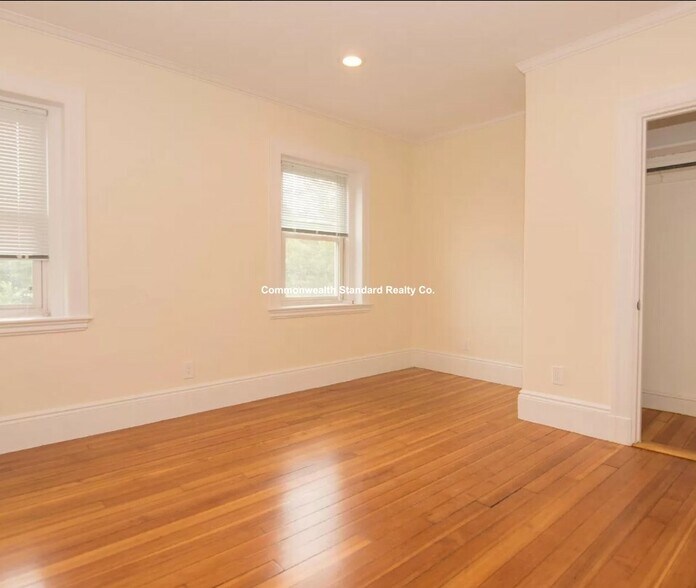 Building Photo - 1616 Beacon St
