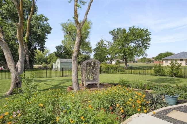 Building Photo - 20904 Apache Plum Ln