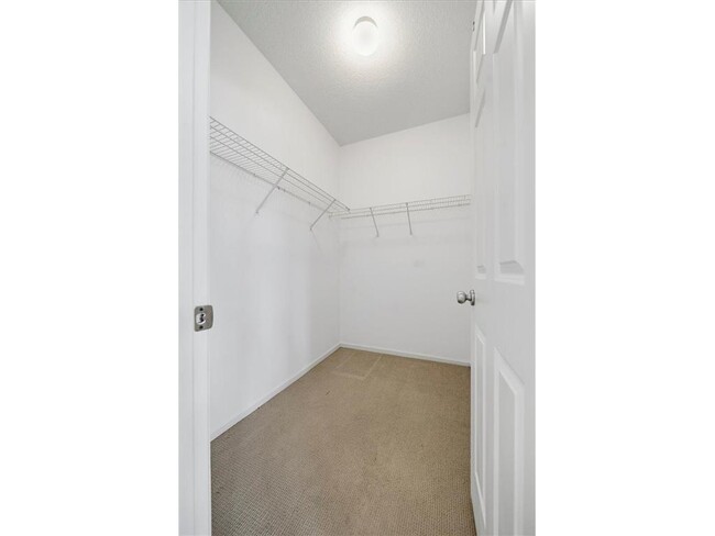 Building Photo - 325 W River Pkwy