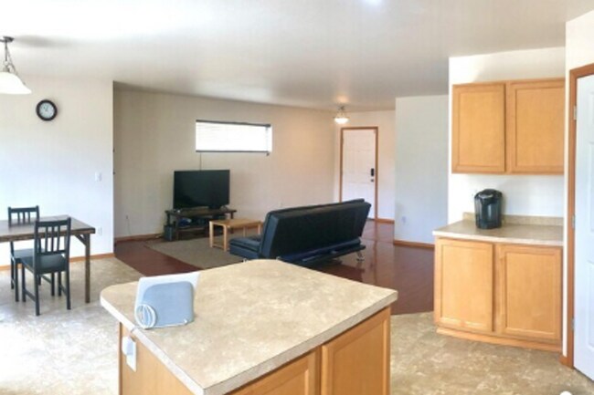 Building Photo - Spacious 3BR/2.5BA Home in Oly Schools w/ Open Floor Plan & Private Backyard