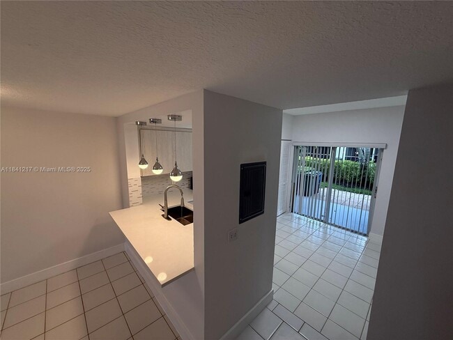 Building Photo - 16736 Hemingway Dr