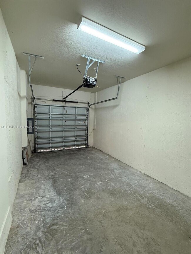 Building Photo - 9345 W 34th Ct