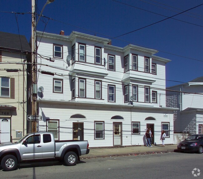 Building Photo - 770-772 King Philip St