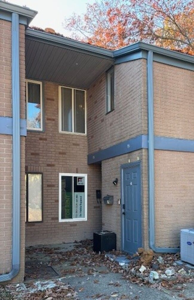 Building Photo - For Rent / En Alquiler: Spacious Condo Bur...