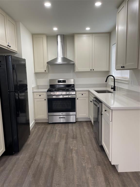Building Photo - 1700 Garden Villa Dr