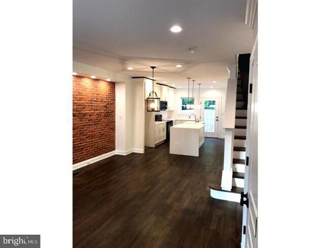 Building Photo - 126 N Wayne St