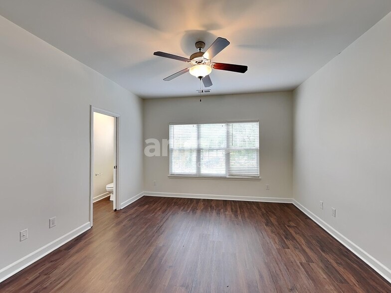 Building Photo - 19818 Madison Village Dr