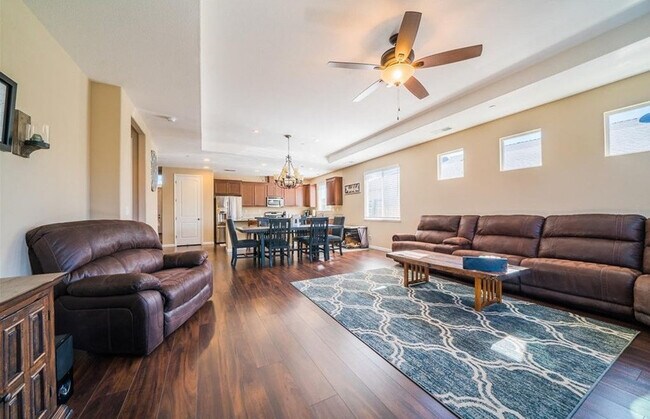 Building Photo - 3 Bedroom Home for Rent in Chico CA | Meadow Brook Ranch, Fireplace, Washer & Dryer