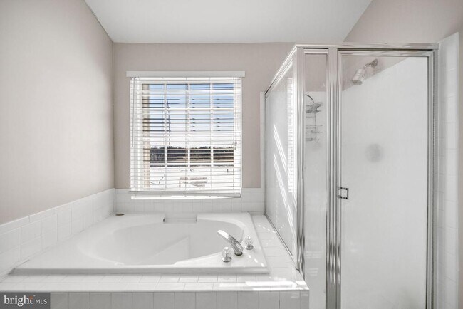 Building Photo - 6340 Cullen Pl