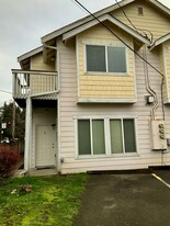 Building Photo - 501 N 105th St