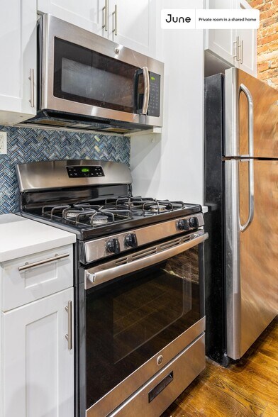 Building Photo - Room in Shared 4 bed/2 bath home in Bushwick