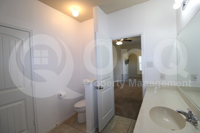 Building Photo - 1115 Quartz Trl