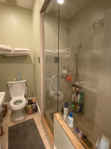 Building Photo - 3 Arlington St