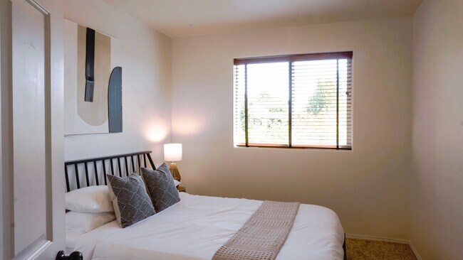 Building Photo - 7904 80th Ave NE