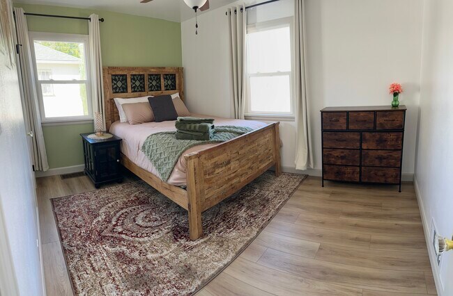 Building Photo - 705 Morrison Ave