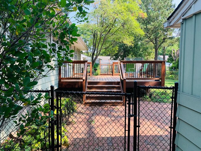 Building Photo - 4916 Wisconsin Ave N