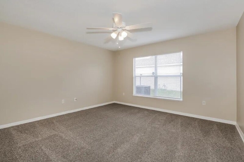 Building Photo - 692 Sunway Ln