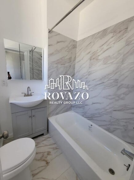 Building Photo - 16 Duryea St