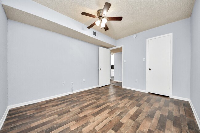 Building Photo - 250 El Dorado Blvd