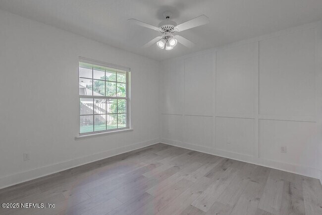 Building Photo - 1737 Heatherwood Dr