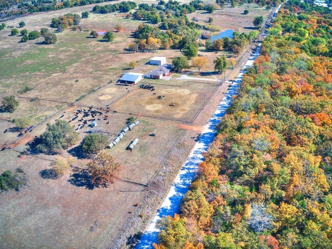 Building Photo - Beautiful 3 bed 2.5 bath home in the Country