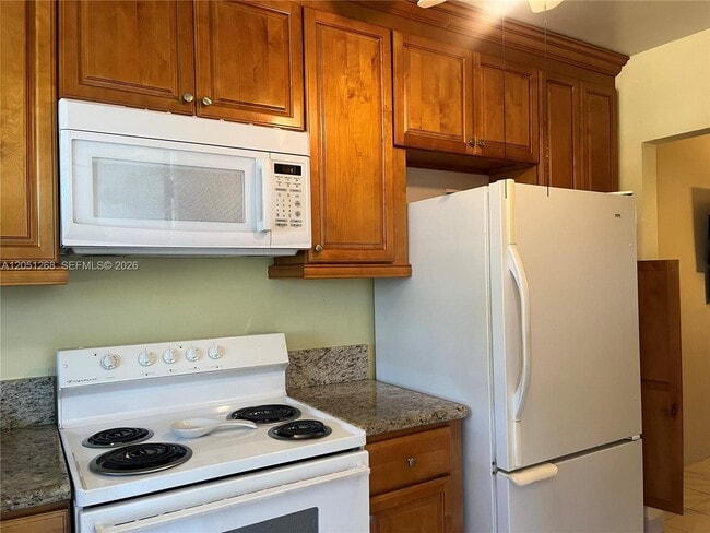 Building Photo - 501 Blue Heron Dr