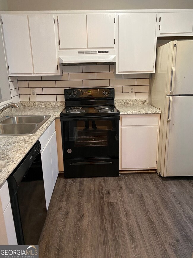 Building Photo - 209 Sheraton Ct