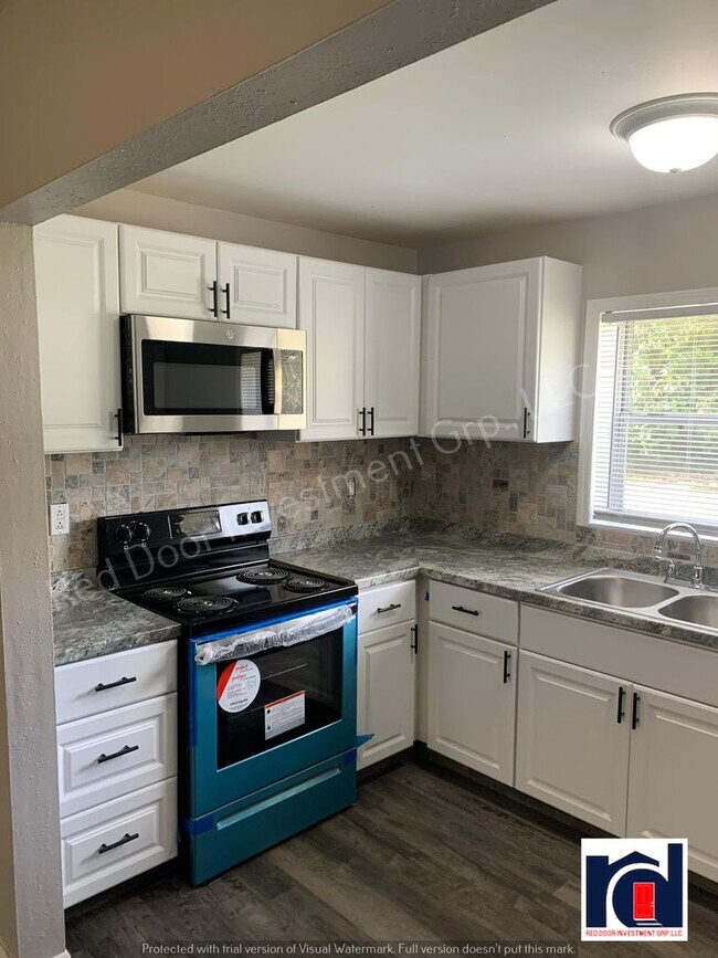 Building Photo - 2 Bedroom 1.5 Bath in the Heart of Downtown Deland~Available Now~