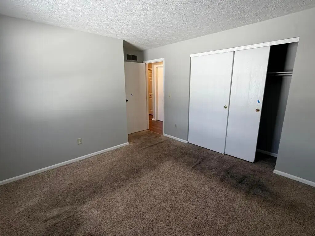 Building Photo - 7887 Thornfield Ln