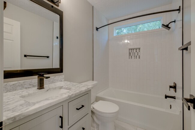 Building Photo - 103 Hunterwood Ct