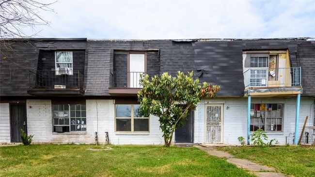 Building Photo - 12044 Beechnut St