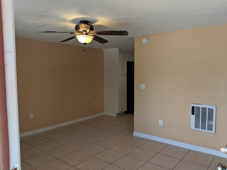 Building Photo - 2146 Ranchita Trail