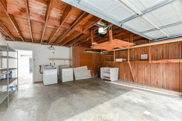 Building Photo - 2057 Dacian Dr S