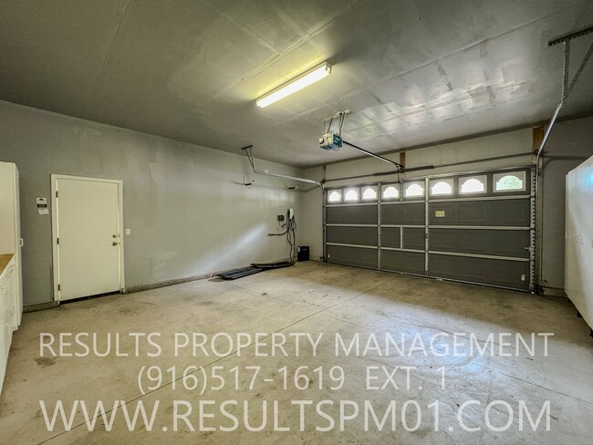 Building Photo - Whitney Oaks Retreat – Private Gated Community in Rocklin