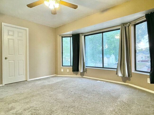 Building Photo - Cozy West Valley Home For Rent!