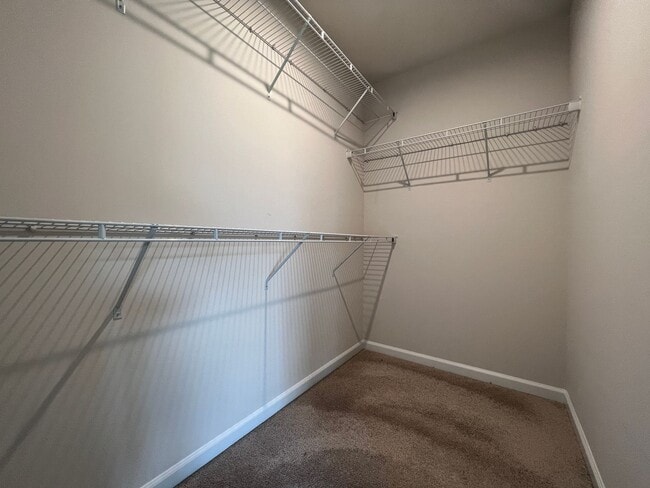 Building Photo - 225 Stonehurst Dr