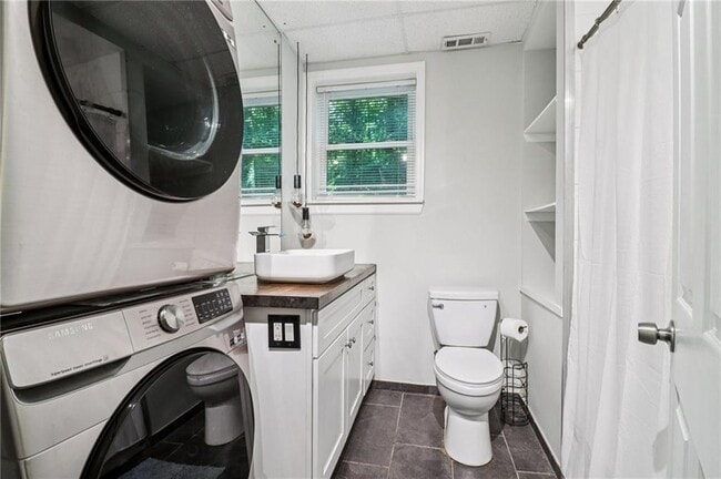 Building Photo - 2897 White Oak Dr