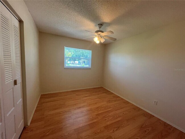 Building Photo - 2372 Abscott St